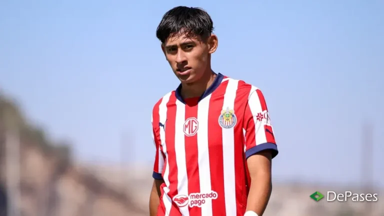 Santiago Sandoval Chivas