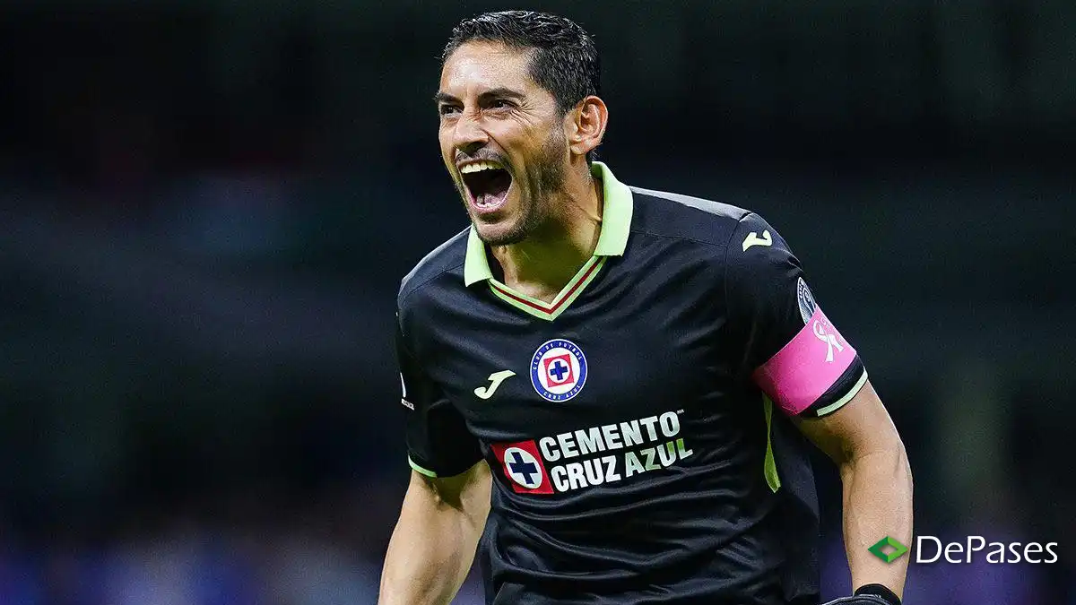 Chuy Corona Cruz Azul