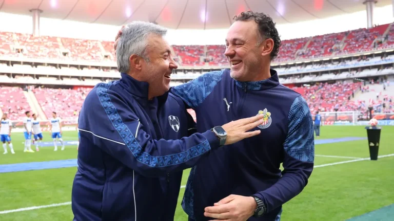 Domenec Torrent Gabriel Milito Chivas