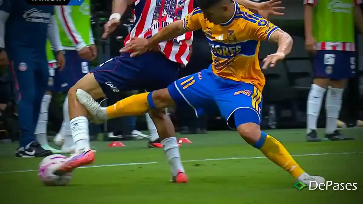 Juan Brunetta Tigres Chivas